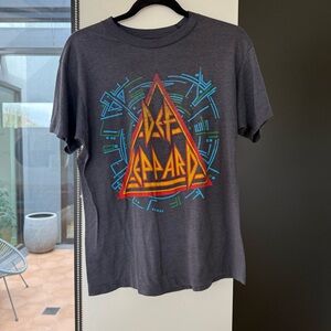 Authentic Single Stitch Vintage Graphic Def Leppard T-Shirt
